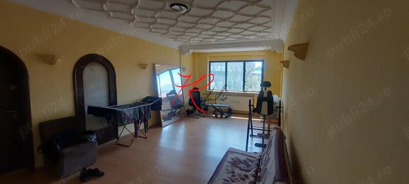 Obor, vanzare apartament 3 camere, bloc mic.