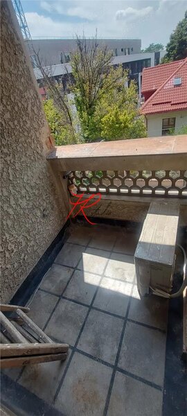 Obor, vanzare apartament 3 camere, bloc mic.